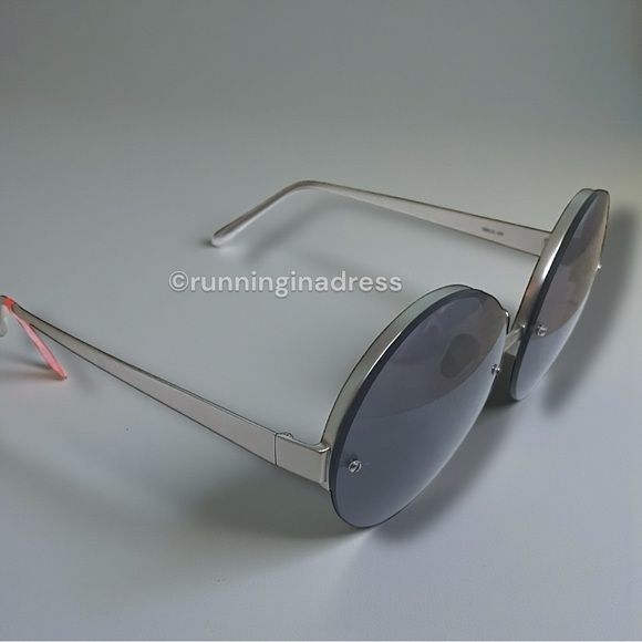 Linda Farrow Oversized Round Rimless Sunglasses Silver With Matte Black Lenses - Picture 5 of 16